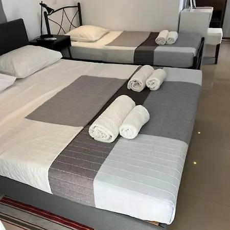 Evridiki In Paros Naousa (Paros)